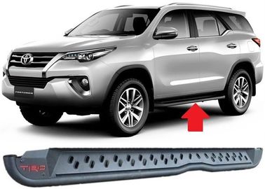 Chine Toyota Fortuner 2016 2018 pièces de rechange en acier de style des barres TRD de pas de côté fournisseur